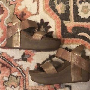 OTBT Bushnell wedges-gold